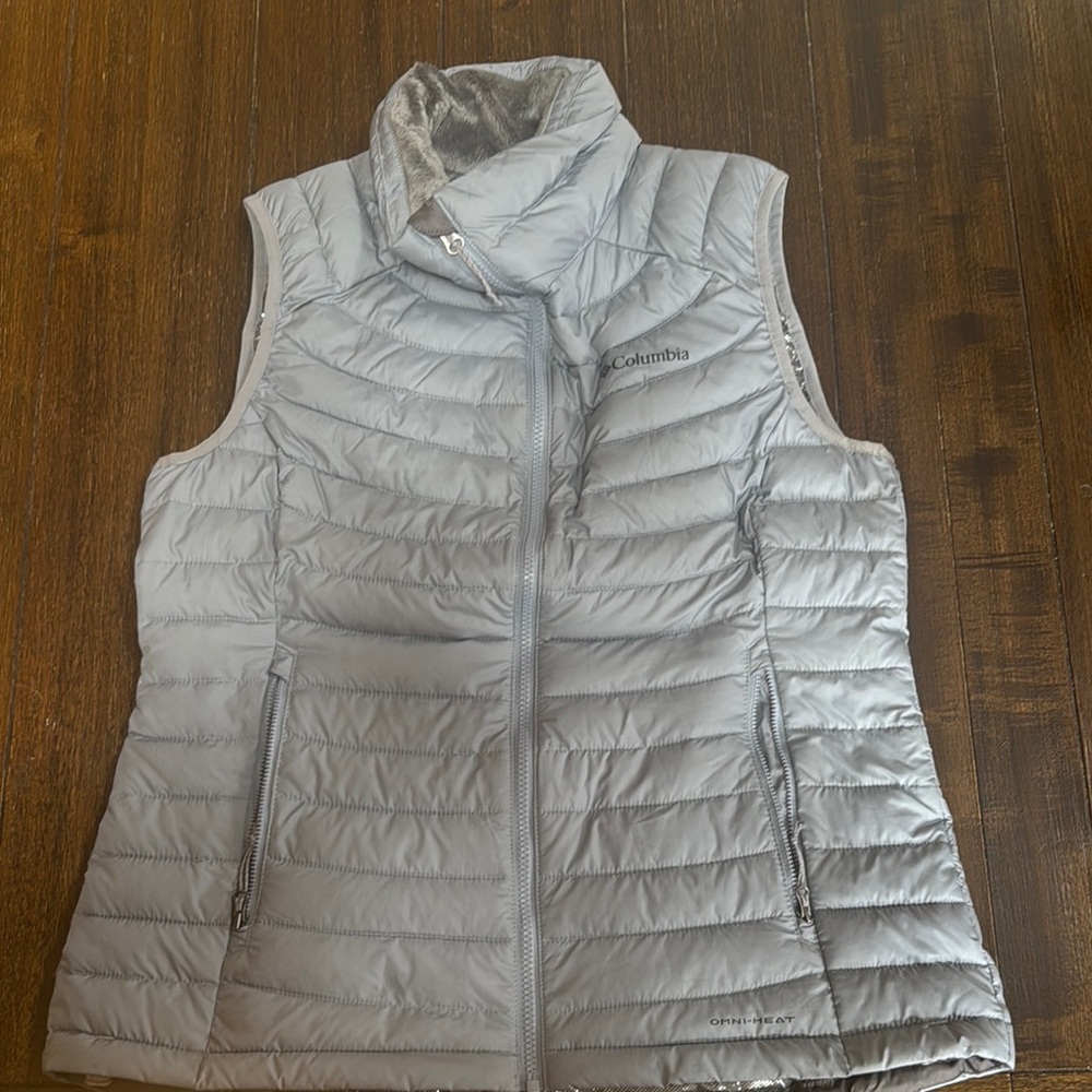 Columbia Women's Gray Puffer Vest